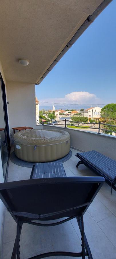 Holiday Home Velebit 宁 外观 照片